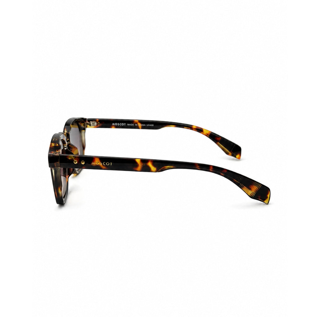 MOSCOT T